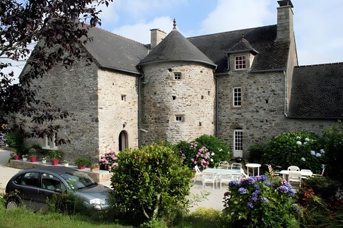Bed and Breakfast 'Chambres D'hôtes Dans Un Manoir Du' with Shared Terrace, Shared Garden and Wi-Fi