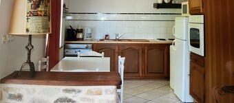 Holiday Home “Gîte à Acqueville” with Shared Terrace and Garden