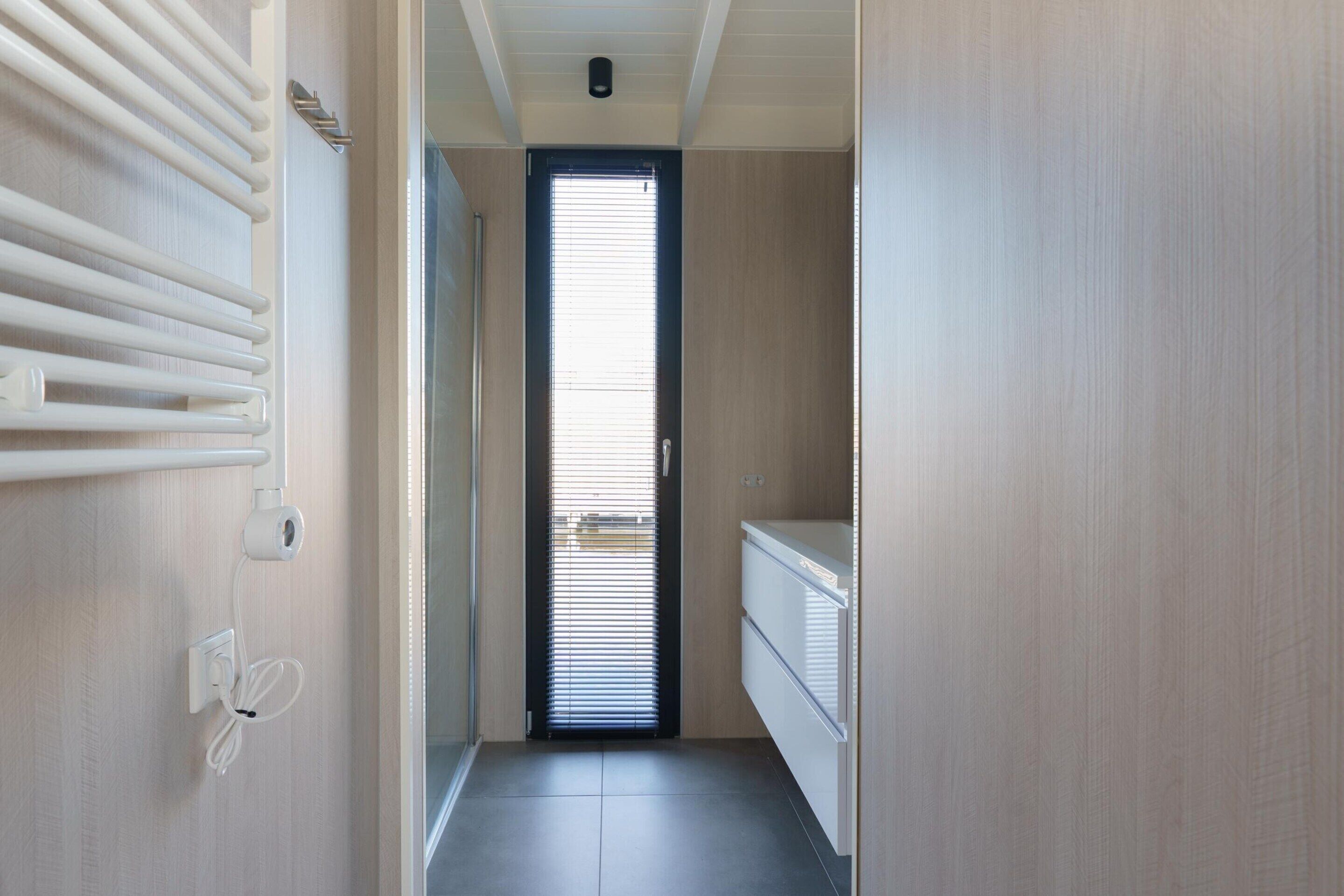 Mobile Home | Bathroom