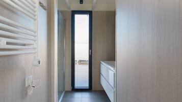 Mobile Home | Bathroom