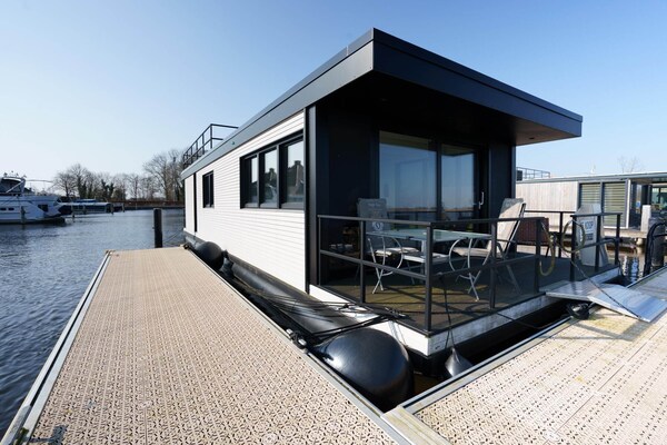 Stylish Boathouse On Lake Sneeker - Sneek