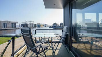 Mobile Home | Balcony