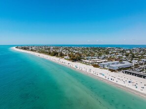 Beach nearby - Midnight Breeze - Brand New Luxury! (Holmes Beach)