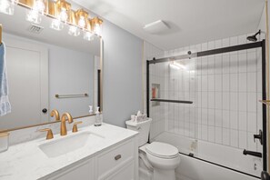 Shower - Fully Remodeled First-Floor Condo | Steps to Beach | Siesta Key (Sarasota)