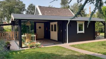 ุงูู
ูุดุฃุฉ ู
ู ุงูุฎุงุฑุฌ