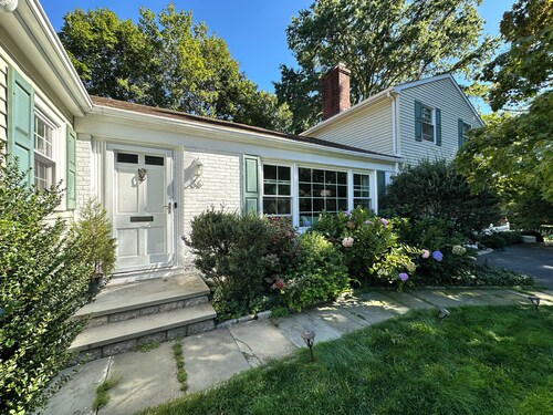 Spacious 4-bedroom Ranch Home in Central Greenwich with big fenced in yard