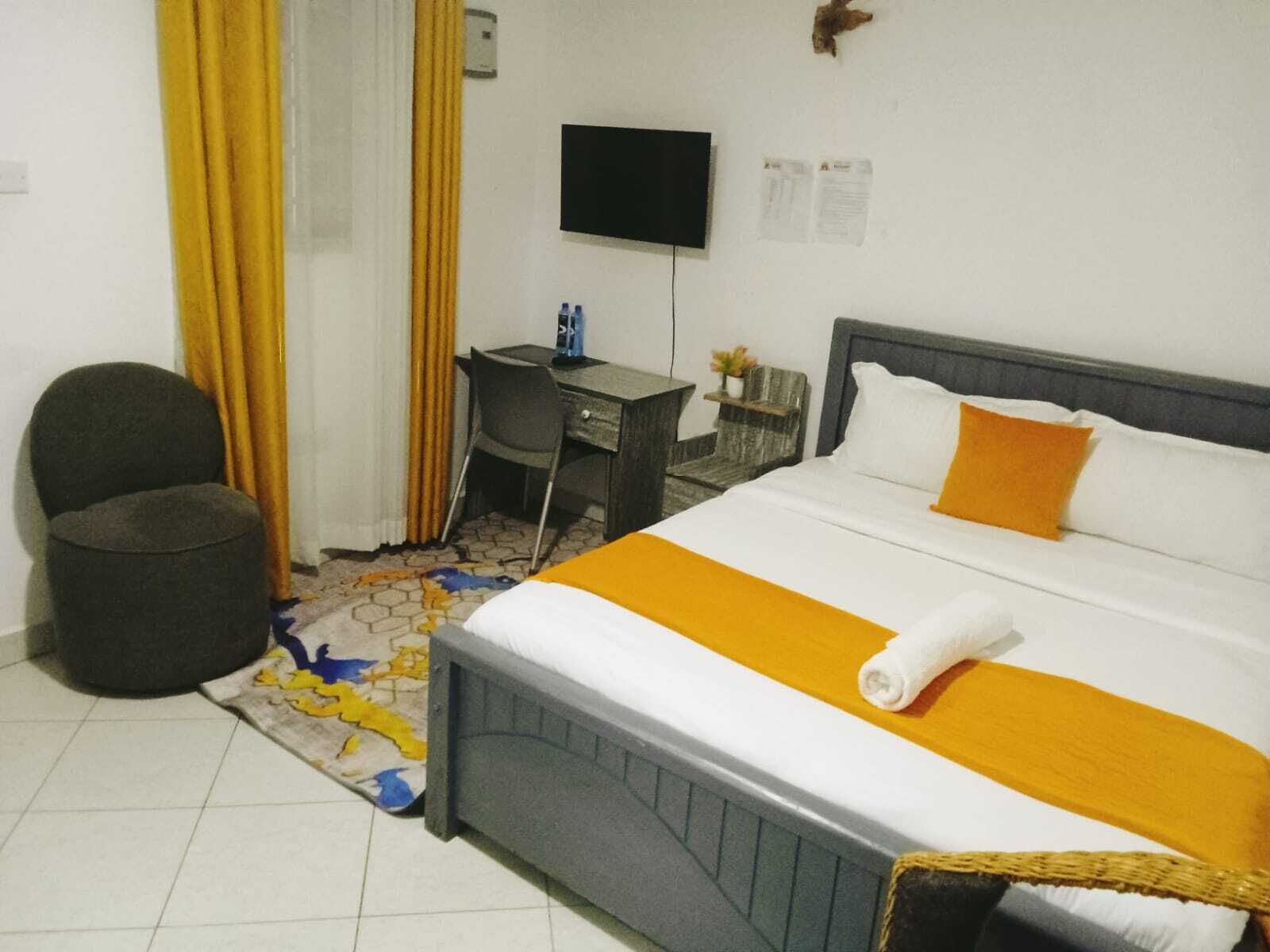 Deluxe Room | Egyptian cotton sheets, premium bedding, desk, laptop workspace