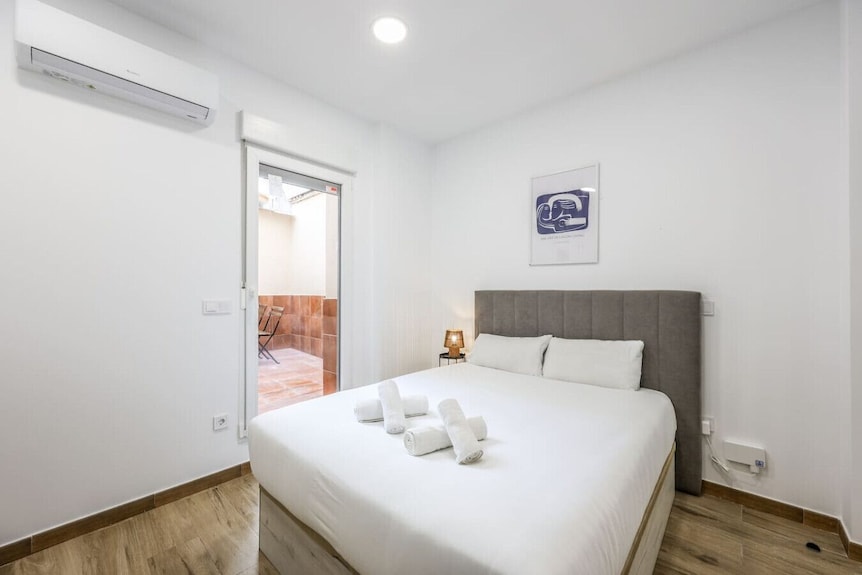 Madrid Stay | Room With Patio Near Atocha - Madrid