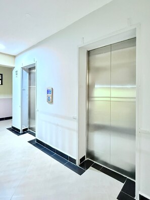 Interior - Welcome to this cosy 2 bedroom apartment located 5 minutes to nairobi cbd (Nairobi)