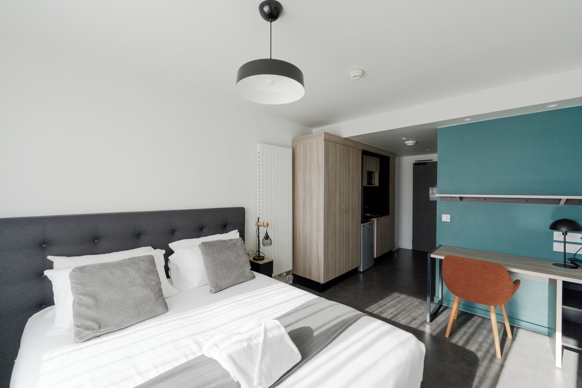 Studio, 1 Queen Bed, Kitchenette | Blackout drapes, soundproofing, free WiFi