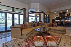 Living area - Luxury European Villa on Golf Course with Views (La Quinta)