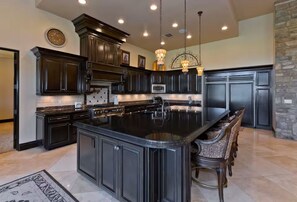 Fridge, microwave, oven, stovetop - Luxury European Villa on Golf Course with Views (La Quinta)