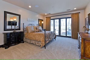 3 bedrooms, iron/ironing board, WiFi, bed sheets - Luxury European Villa on Golf Course with Views (La Quinta)