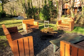 Property grounds - Cabin No. 14 - Salt and Fern Cabins (Port Talbot)