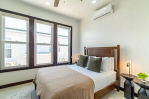 Desk, iron/ironing board, WiFi, bed sheets - Abebi Oasis & Mistico Beach Club + Boat Shuttle (San Pedro)