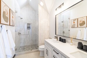Hair dryer, towels - Cat`s Cradle & Mistico Beach Club + Boat Shuttle (San Pedro)