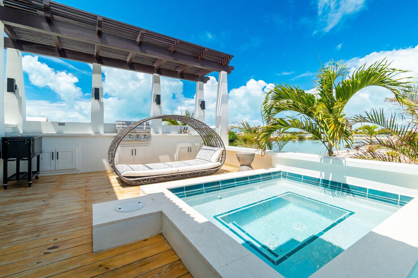 Bain à remous extérieur
