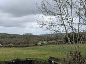 Cottage | Property grounds - Meadow Retreat (Bodmin)