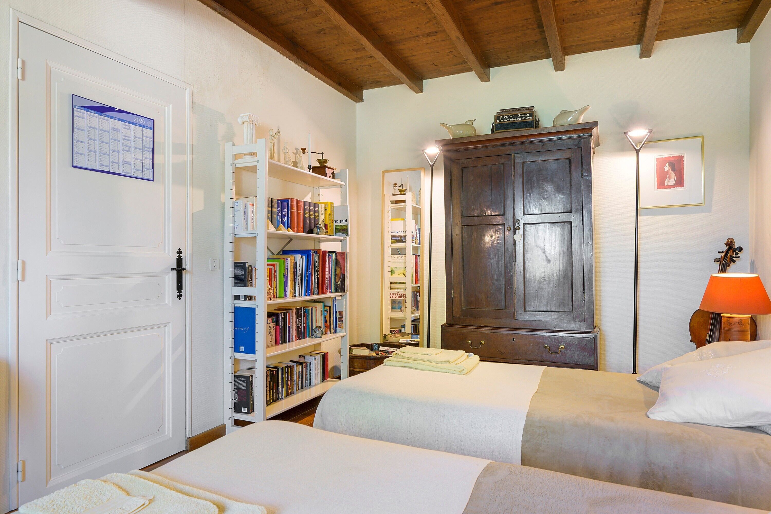 3 chambres, fer et planche à repasser, Wi-Fi, literie fournie