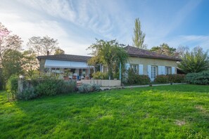 Exterior - Characterful Villa Le Paradis 4: Style, Comfort & Serenity, Private Pool (Saint-Frajou)