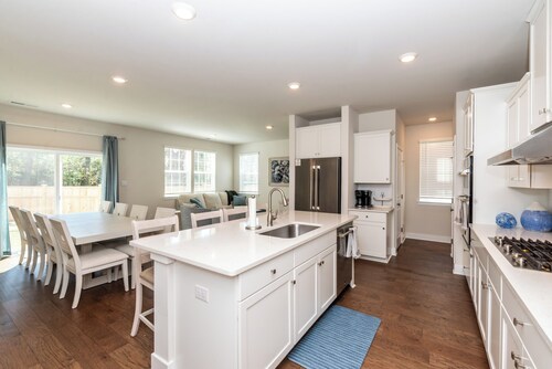 Brand New Construction- 2026 Listing West Cape May. Sleeps 10 ~LINENS INCLUDED~