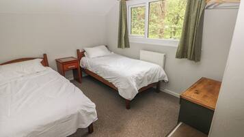 Cottage | 3 bedrooms, individually decorated, individually furnished, free WiFi
