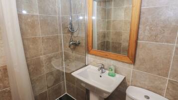 Cottage | Bathroom | Shower