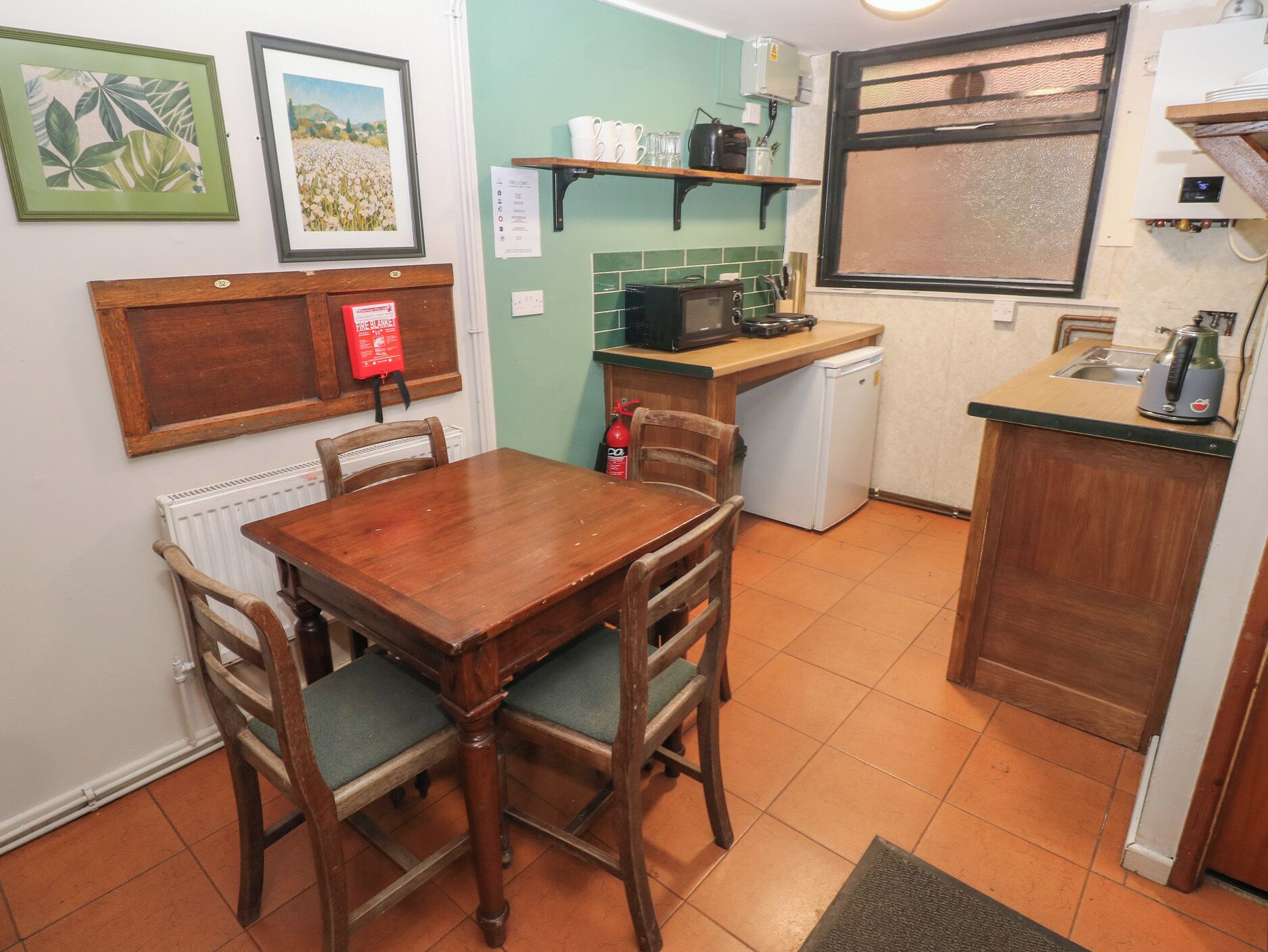 Cottage | Dining