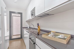Dishwasher - Elegant 2BR Apartment in Salamanca, Madrid (Madrid)