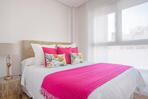 Iron/ironing board, bed sheets - Cozy 2BR Apartment in Salamanca, Madrid (Madrid)