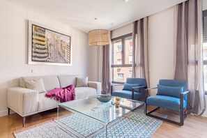 Living area - Cozy 2BR Apartment in Salamanca, Madrid (Madrid)