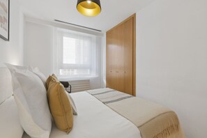 Iron/ironing board, bed sheets - Bright & Elegant 2BR with Terrace (Madrid)