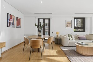 Interior - Bright & Elegant 2BR with Terrace (Madrid)