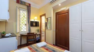 1 bedroom, desk, free WiFi