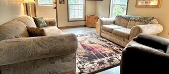 Gorgeous 3-bedroom cottage in Westport, minutes to ATV trails, mountain views