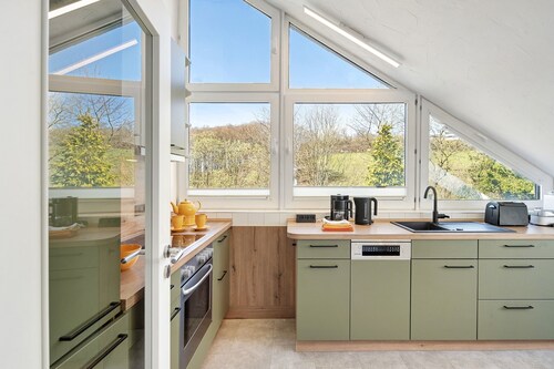 Schöne Wohnung mit drei Schlafzimmern, Balkon