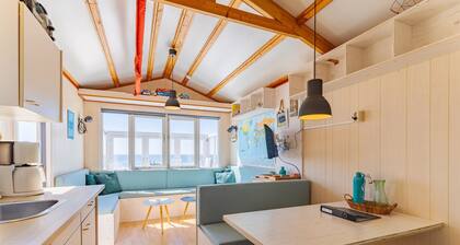 Cozy Beachfront Retreat With Scenic Terrace