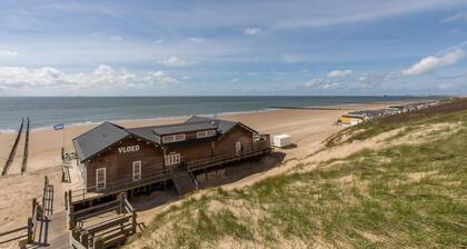 Cozy Beachfront Retreat With Scenic Terrace