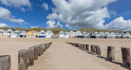 Cozy Beachfront Retreat With Scenic Terrace