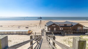 House | Exterior - Cozy Beachfront Retreat With Scenic Terrace (Koudekerke)