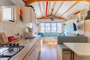 Hus | Eget kök | Ugn och barnstol