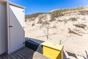 House | Property grounds - Cozy Beachfront Retreat With Scenic Terrace (Koudekerke)