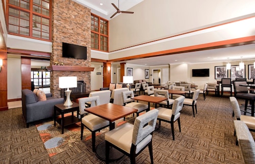 Ballantyne Hearing ADA Suite w/ Breakfast + Pool