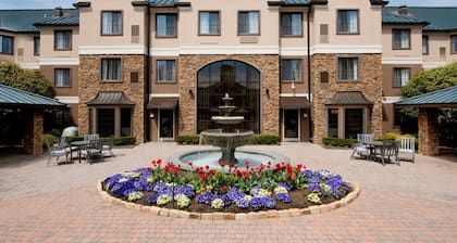 Ballantyne Group Stay | Breakfast & Pool Included