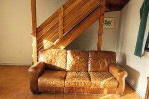 Interior - Cabin No. 3 - Salt and Fern Cabins (Port Talbot)