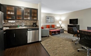 TV, DVD player, offices - Queen Suite | Free Breakfast, Shuttle, & Pool (Charlotte)