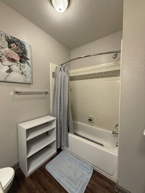 Hair dryer, towels, soap, toilet paper - Velvet Vibes Retreat - A Corporate Work, Play, Stay Getaway (Pooler)