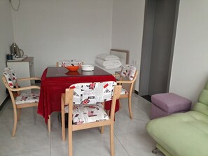 Basic Suite | Bahagian dalam