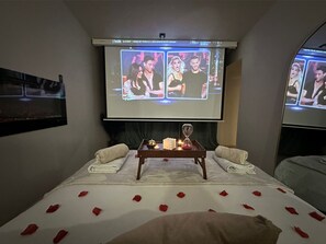 WiFi, bed sheets