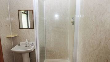 Cottage | Bathroom | Shower